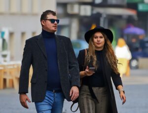 Mode femme et homme : les looks tendances 2025
