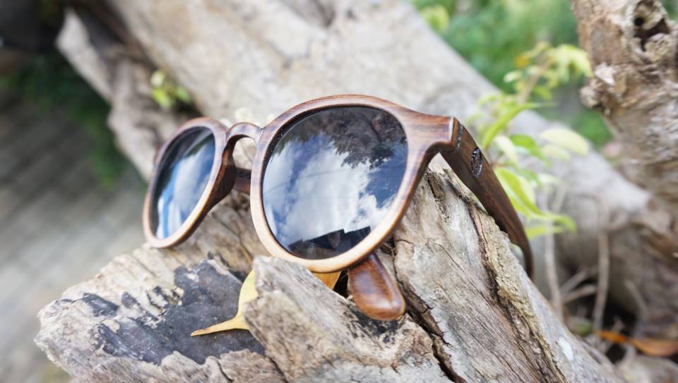 lunettes en bois élégantes